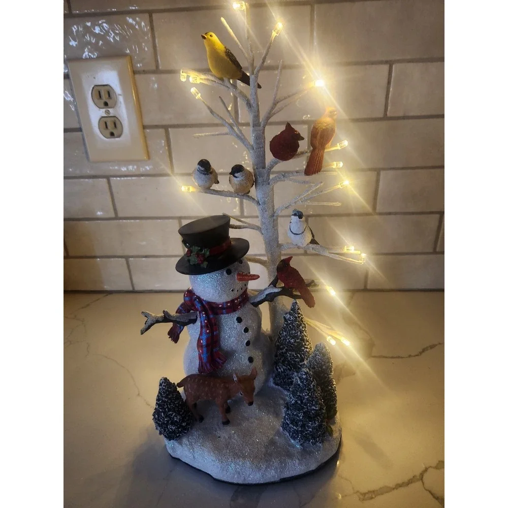 Bradford Exchange Winters Gathering Illuminated Musical Figurine See Description